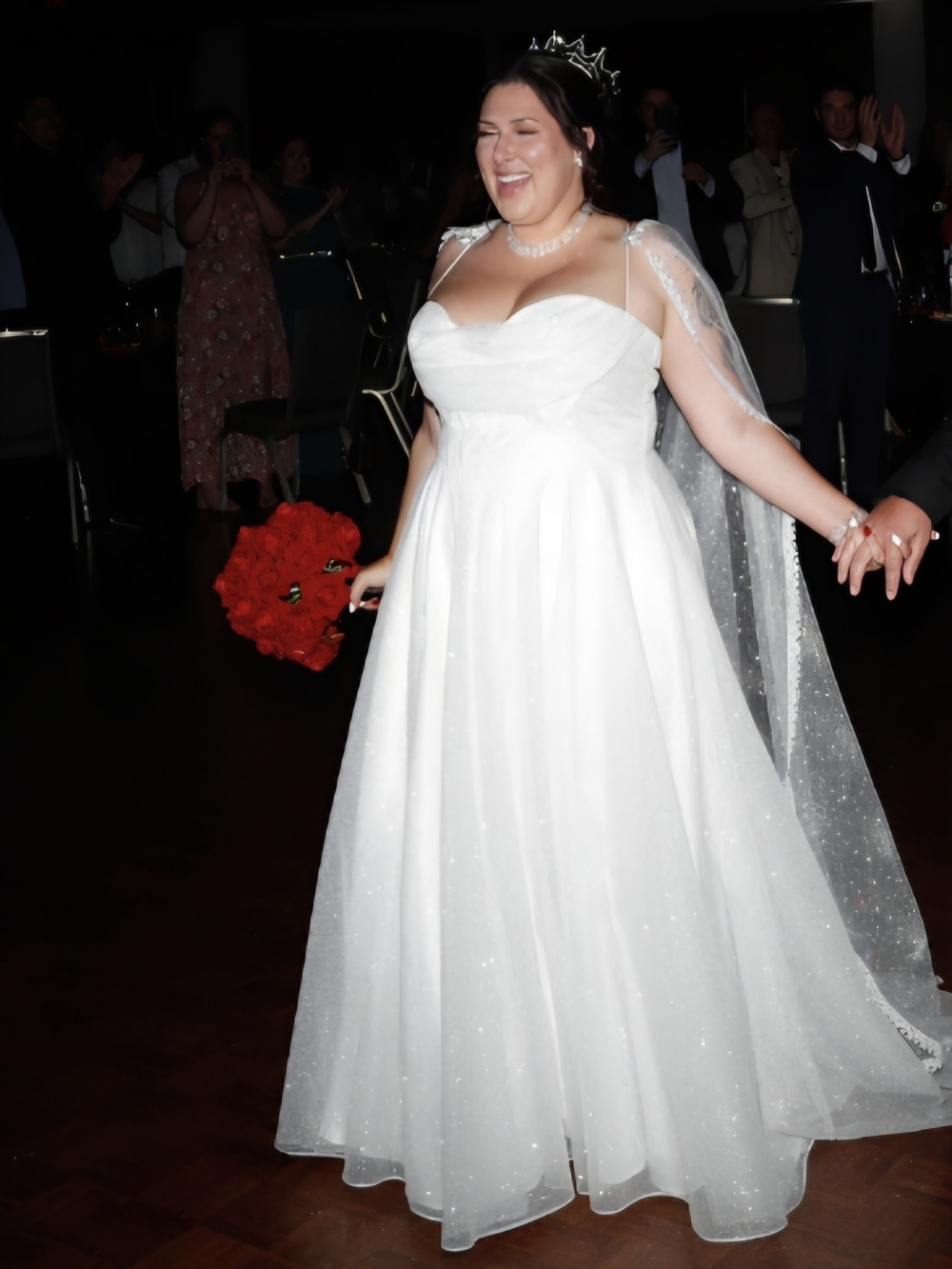 Ladivine Sleeveless Glittering Bridal Gown